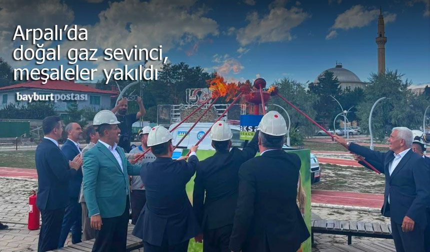Arpalı Beldesinde doğal gaz sevinci, meşaleler yakıldı