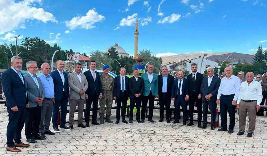 Arpali Beldesinde Dogal Gaz Sevinci Mesaleler Yakildi1