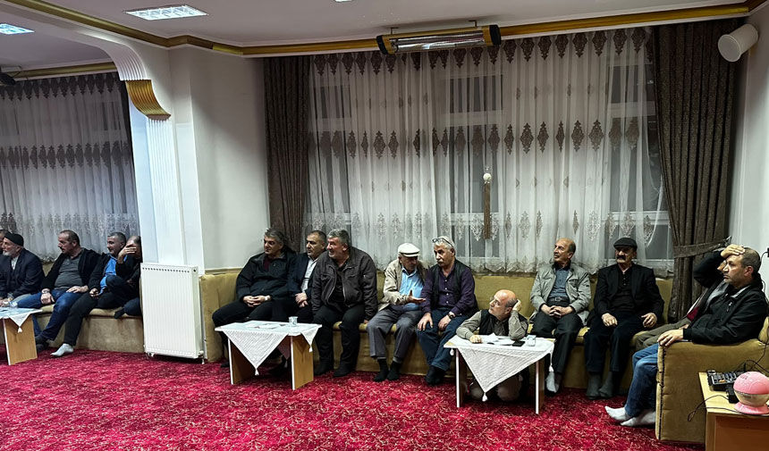 Tuzcuzade Sakinleri Toki Gorusmesi Oncesi Mahalle Odasinda Bulustu4