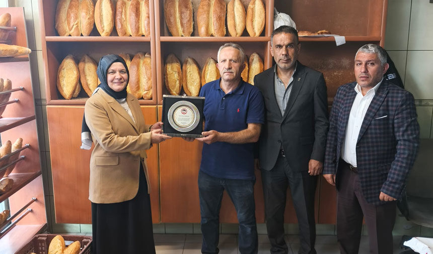 Ahilik Haftasinda Vefa Ornegi Eski Oda Baskanlari Onurlandirildi2