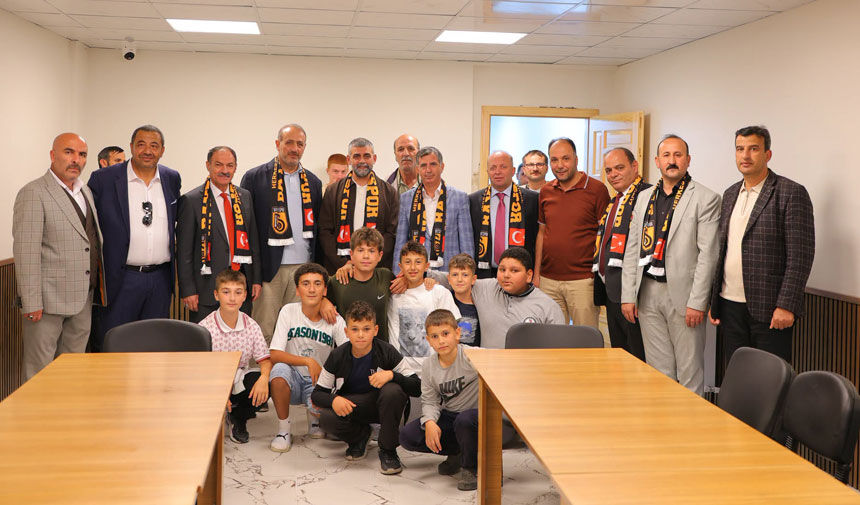 Monarsi Taraftar Grubu Dernek Lokali Torenle Hizmete Acildi4
