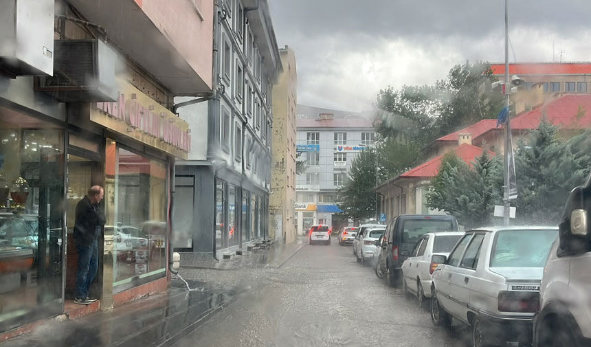 Bayburtta Gok Gurultulu Saganak Ve Dolu1