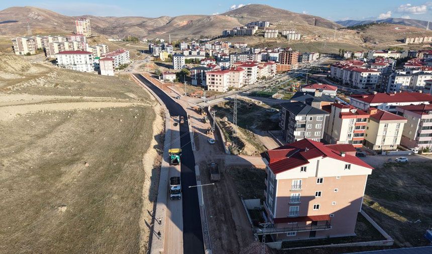 Pasakentte Asfalt Cumhuriyet Caddesinde Kuptas Mesaisi1