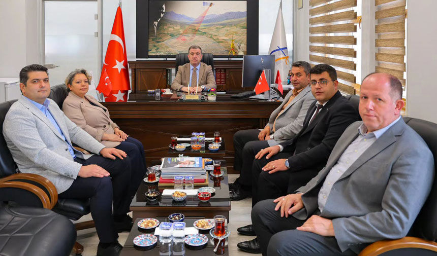 Vali Eldivan Tapu Hizmetlerini Yerinde Inceledi1