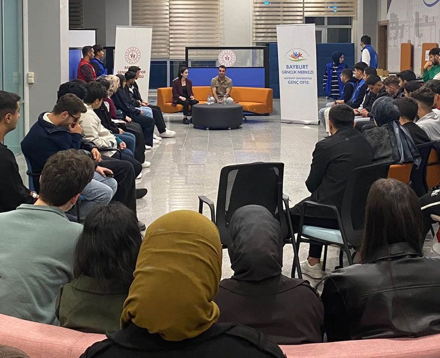 Milli Boksor Onur Sipal Bayburtlu Genclerle Bir Araya Geldi1
