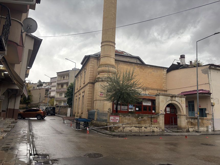 Minaresinden Taslar Dusuyordu Tuzcuzade Camii Icin Restorasyon Karari1