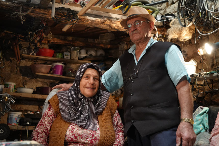 Fransadan Bayburta Uzanan Iyilik Hareketi 77 Yasindaki Ismail Amca Butun Koyun Tamirci3