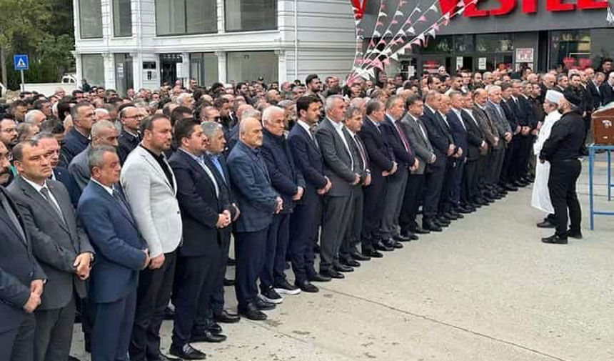 Vedat Bilginin Annesi Gulhanim Bilgin Ankarada Topraga Verildi1