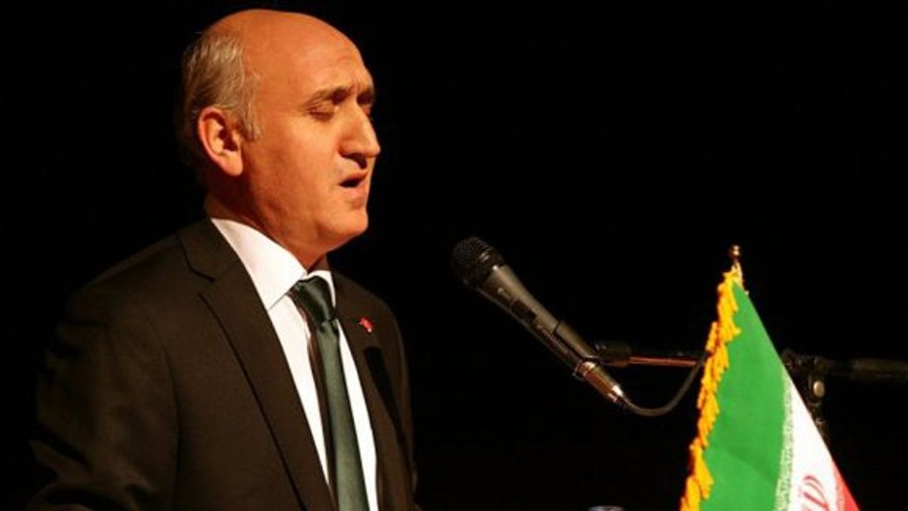 İnsan ve Toplum Bilimleri Fakültesine dekan atandı