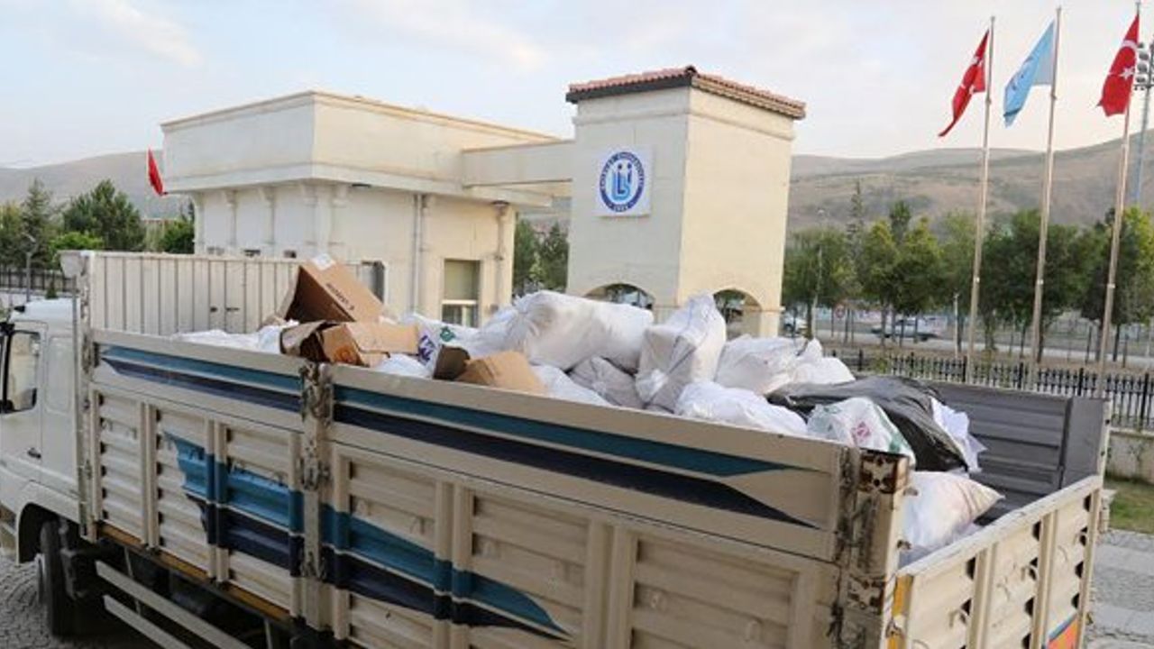 Bayburt Üniversitesi 'atık kağıt' topluyor