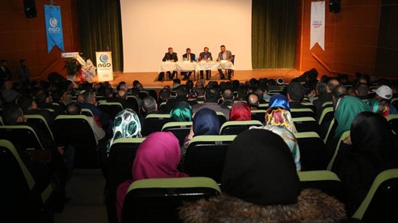 Anadolu Gençlik'ten '28 Şubat' sempozyumu