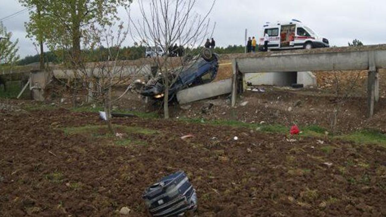 Bayburt'a taziyeye gelen araç kaza yaptı: 1 Ölü, 2 Yaralı