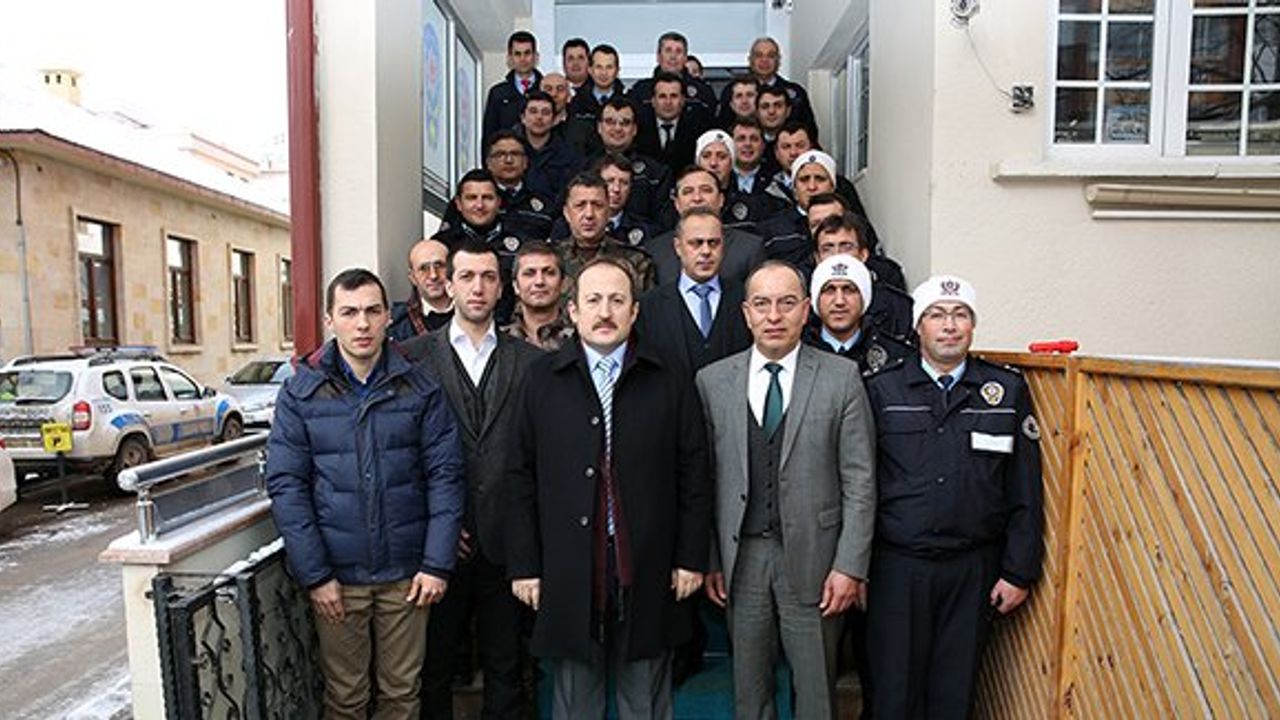Vali Pehlivan, trafik polisleriyle bir araya geldi