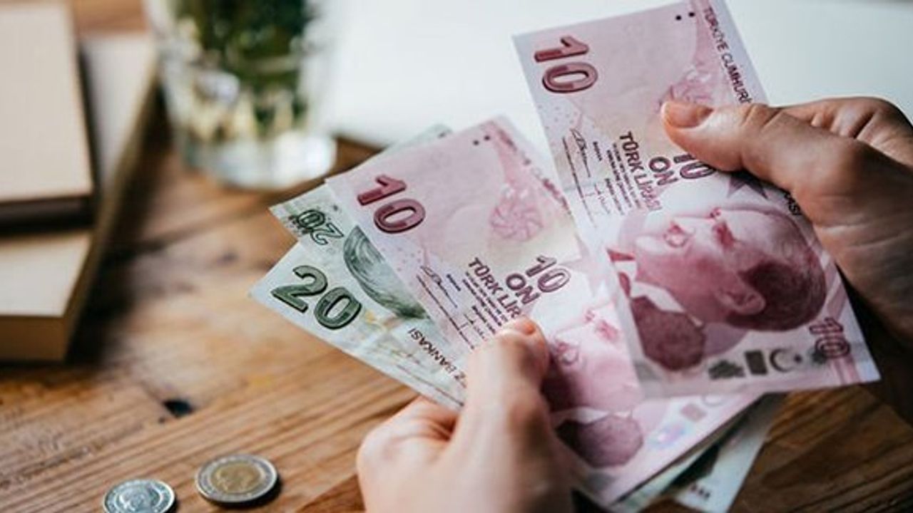 Bayburt Kamu-Sen: “Bir Ayda 212 TL Yoksullaştık”