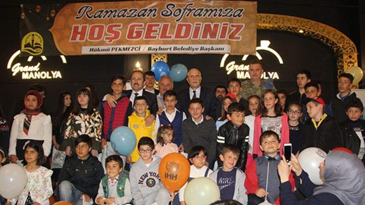 Bayburt Belediyesi'nden "Dünya Yetimler Günü" iftarı