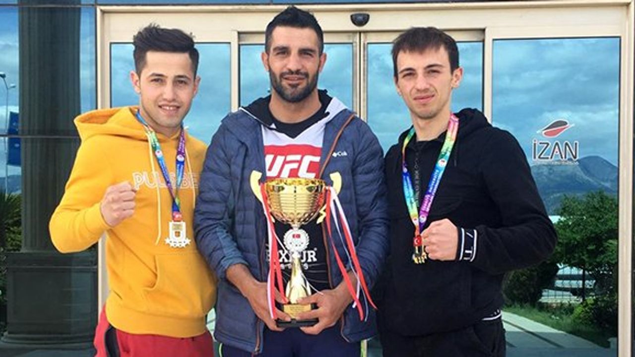 Bayburt Üniversitesi öğrencisi boksta Türkiye Şampiyonu