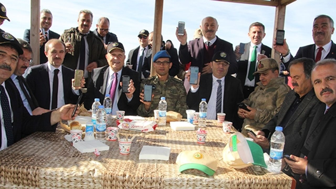 SMS kampanyasına protokolden destek