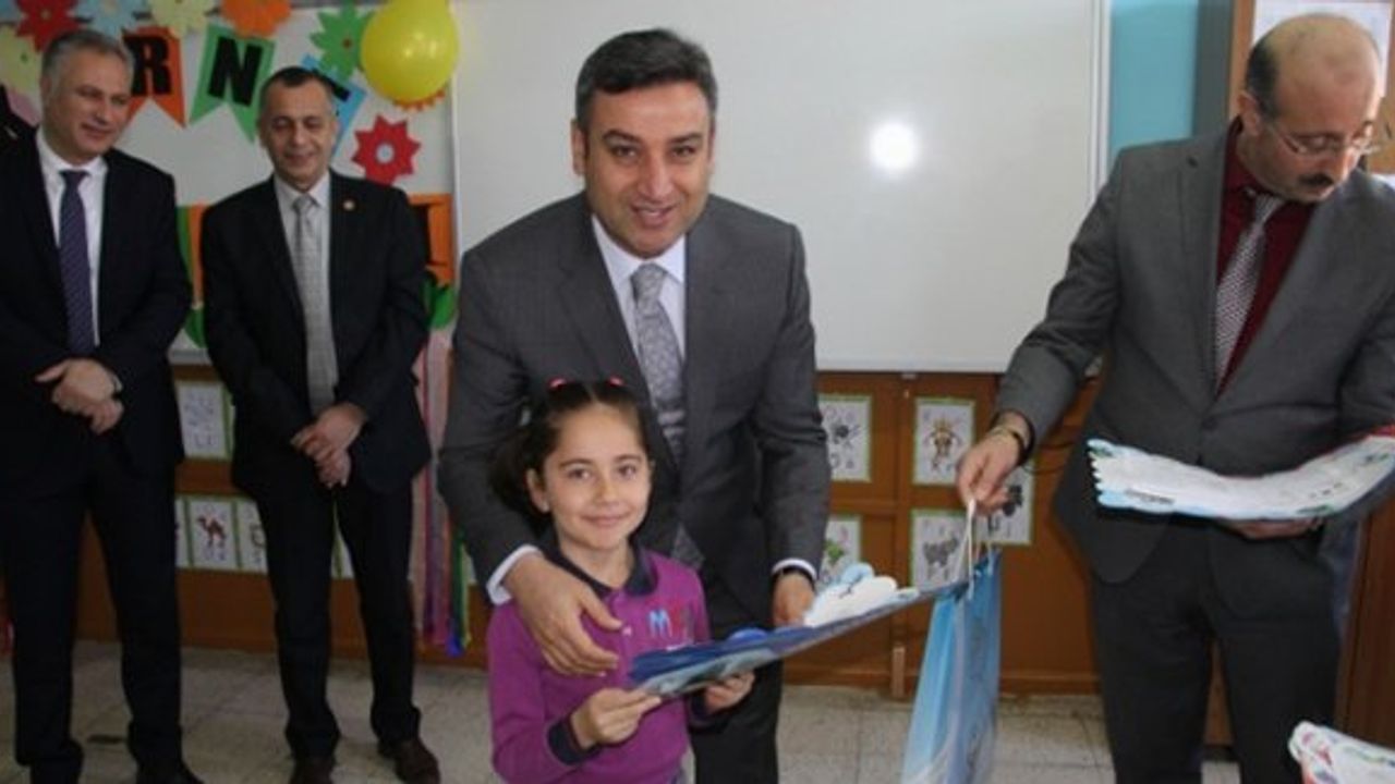 14 bin 800 öğrenci karne heyecanı yaşadı