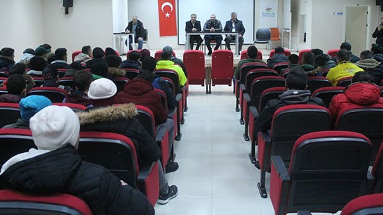 Asbaşkan Saka, muhtarlar ve taraftarlarla bir araya geldi