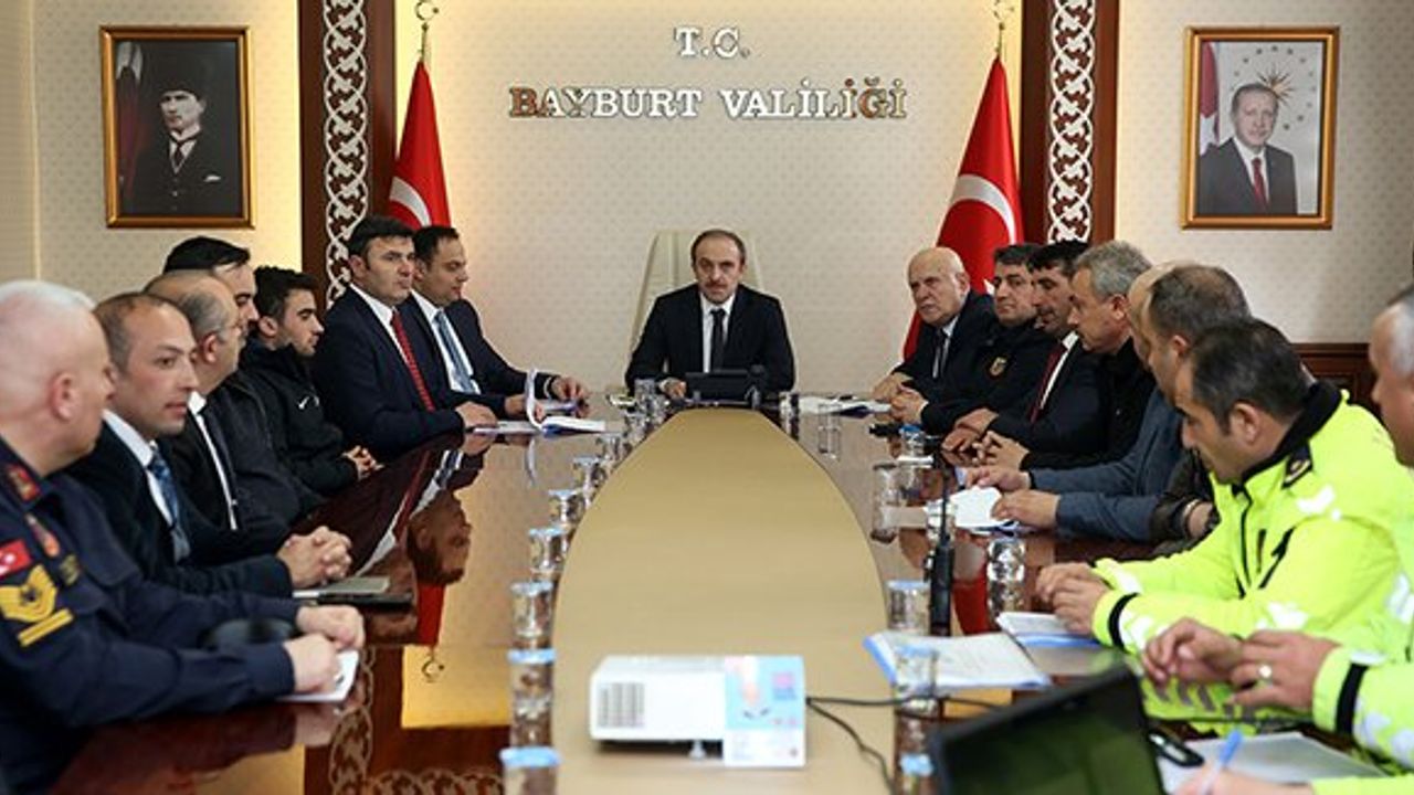 Bayburt'ta otobüs kazalarının önlenmesine yönelik toplantı