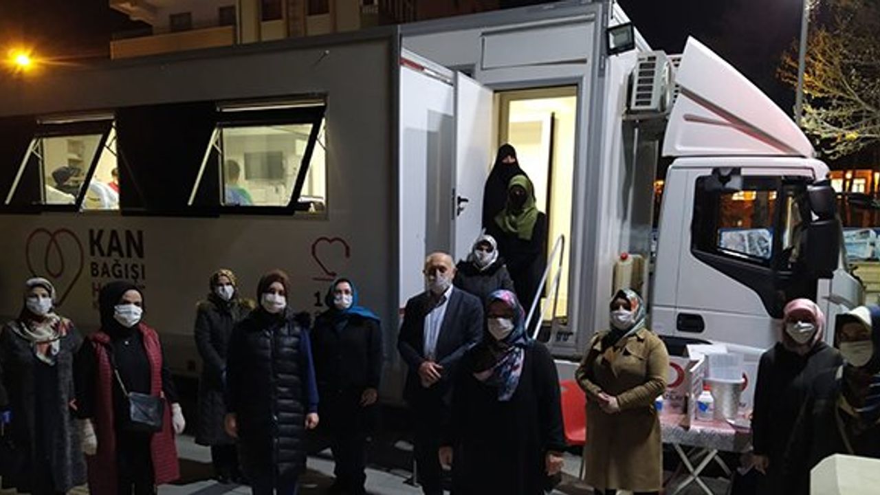 AK Parti Bayburt Kadın Kollarından kan bağışı