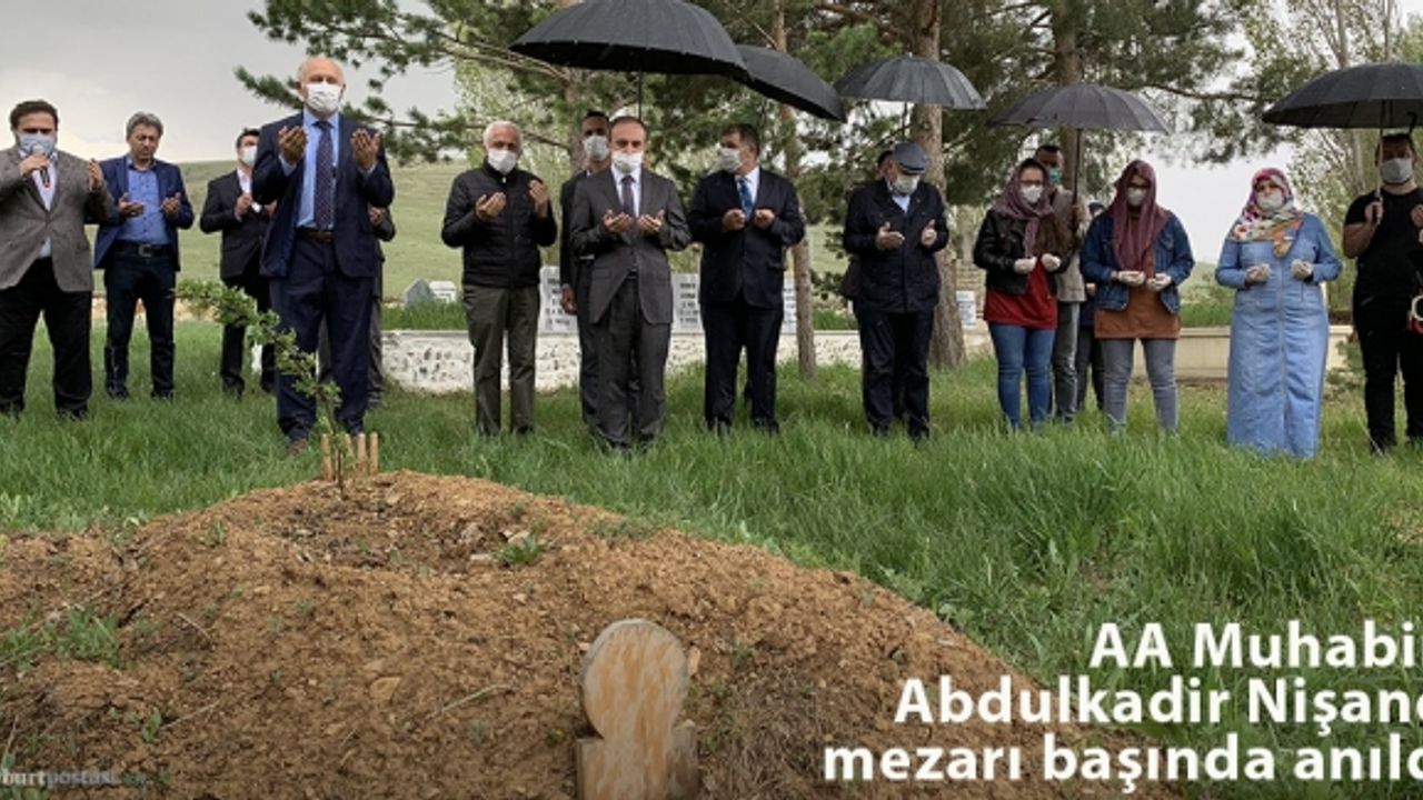 Gazeteci Nişancı, vefatının 1. yılında mezarı başında anıldı