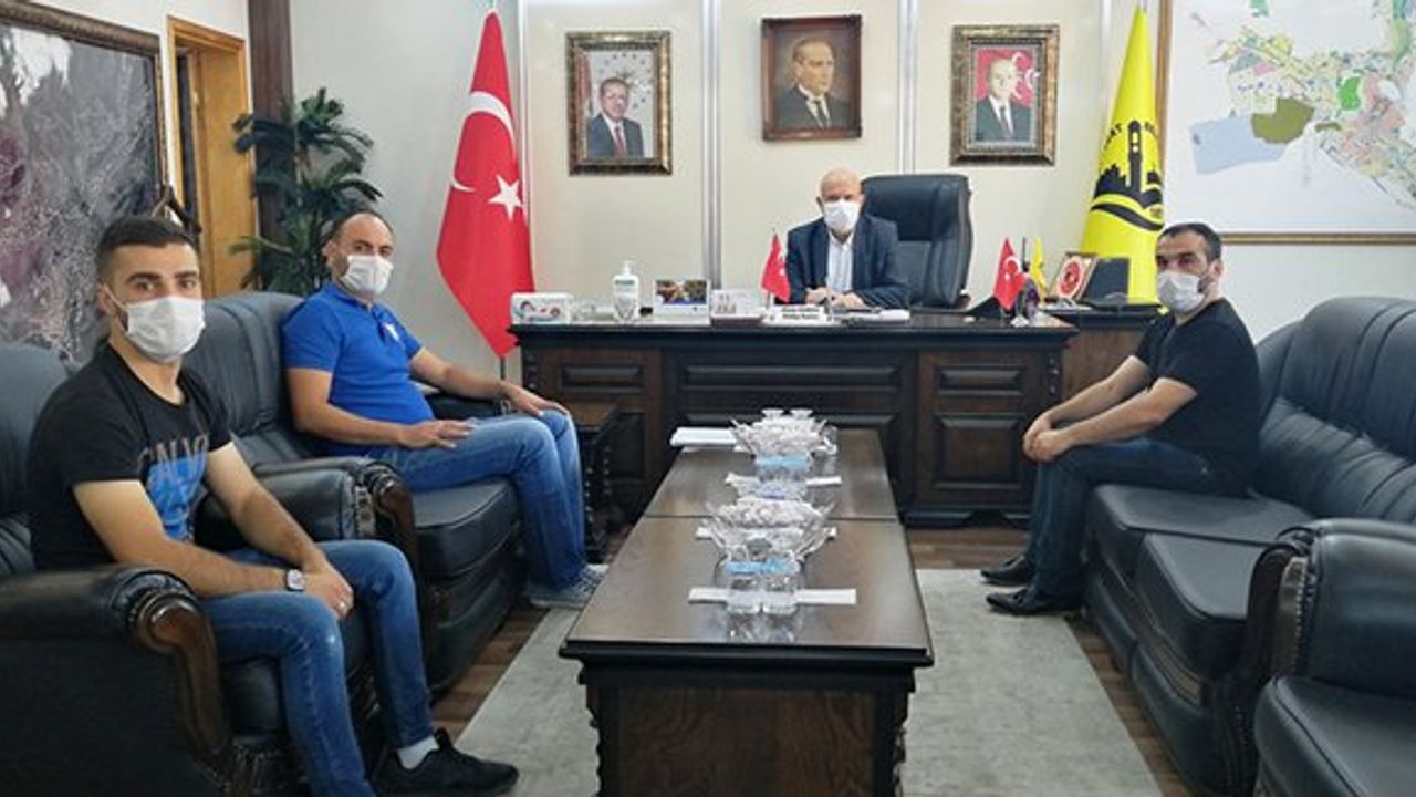 Pekmezci'den Tarhun üreticilerine destek sözü