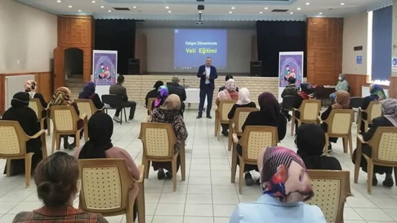 Bayburt Milli Eğitim Müdürlüğü’nden veliler için kurslar