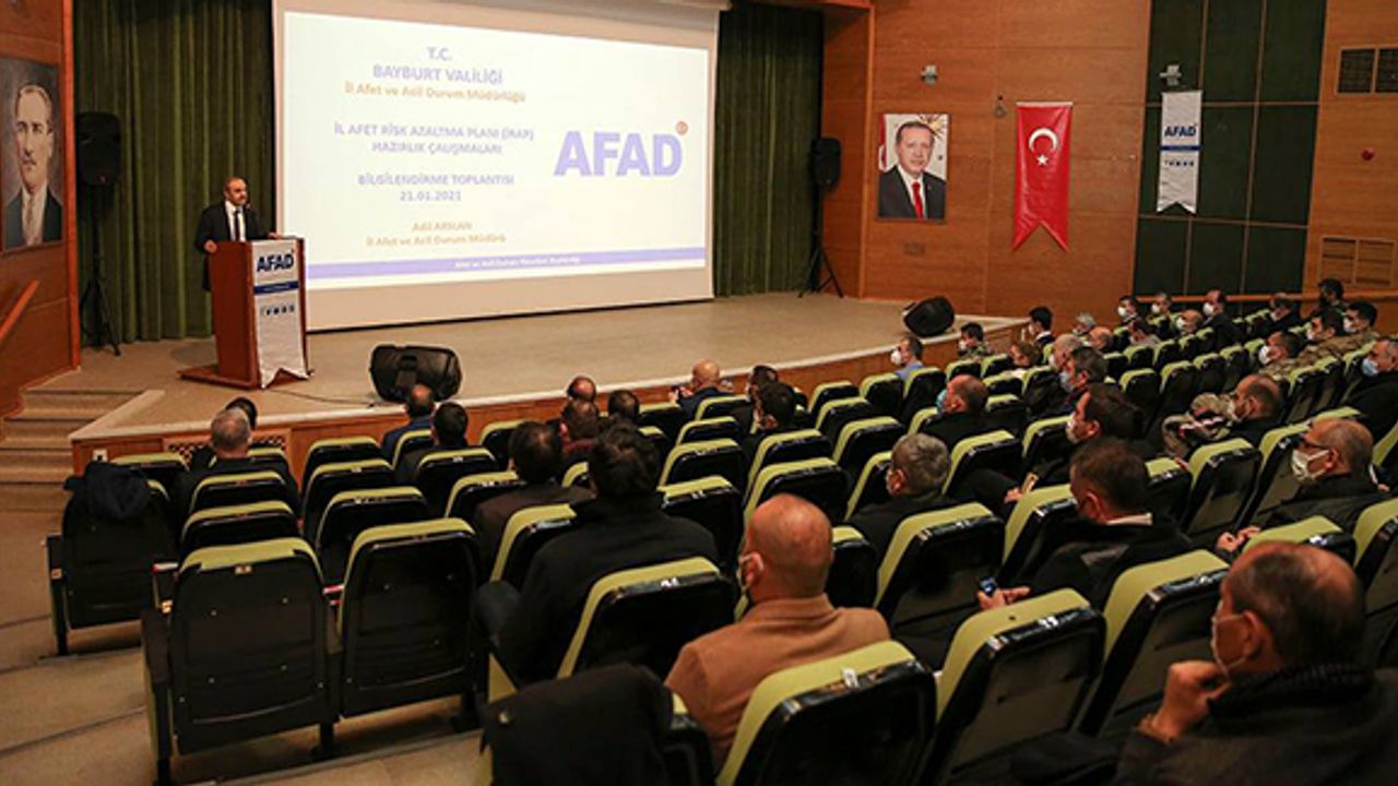 Bayburt'ta Afet Risk Azaltma Planı Bilgilendirme Toplantısı