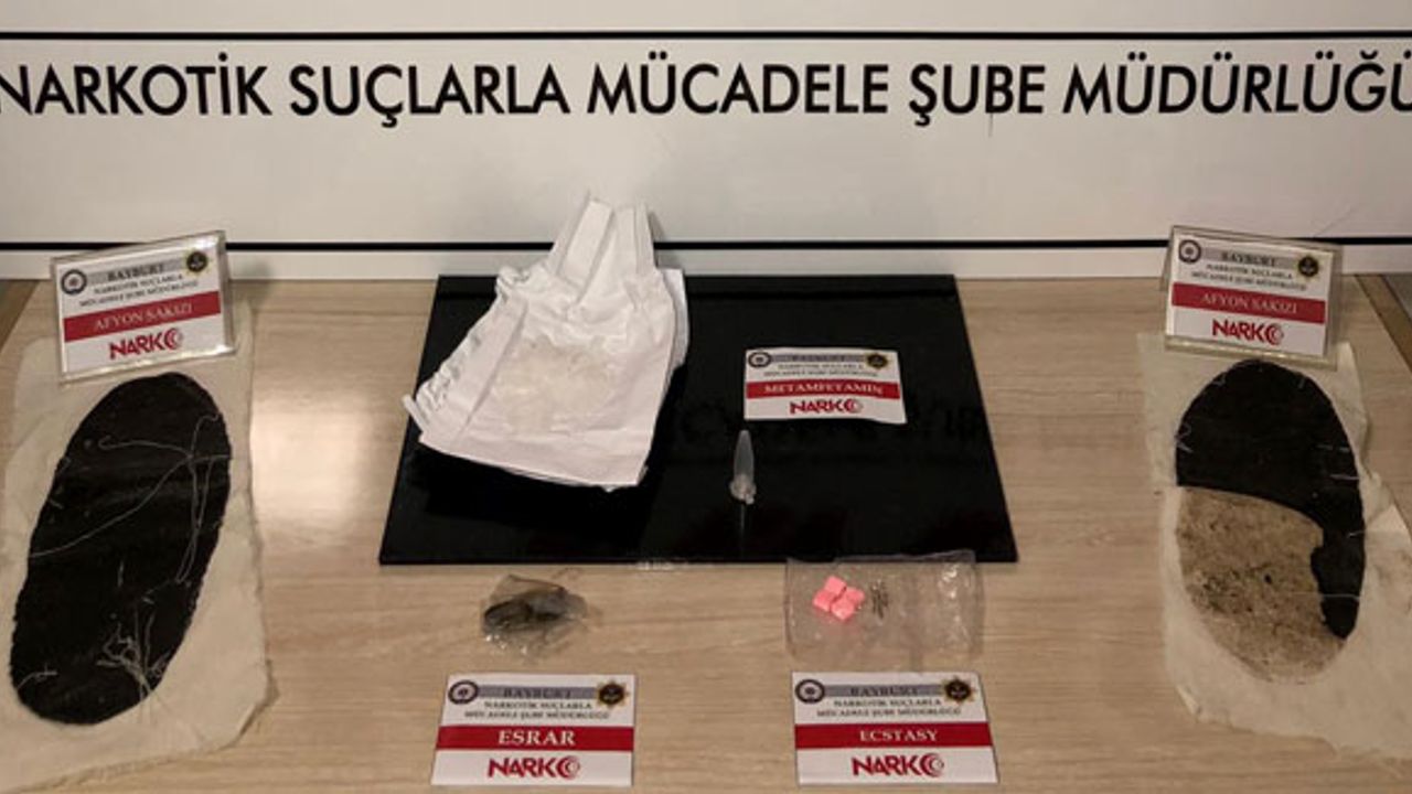 Bayburt'ta Afyon Sakızı, Metamfetamin,  Esrar ve Ecstasy ele geçirildi!