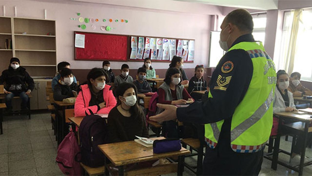 Jandarmadan “Yüz yüze Eğitim” uygulaması üzerinden trafik eğitimi