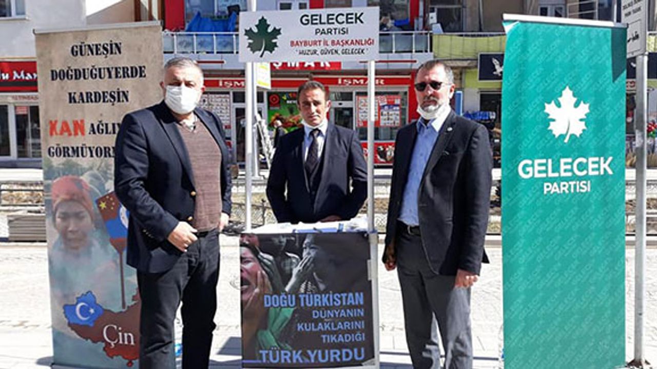 Uygur Türkleri için Bayburt'ta imza kampanyası