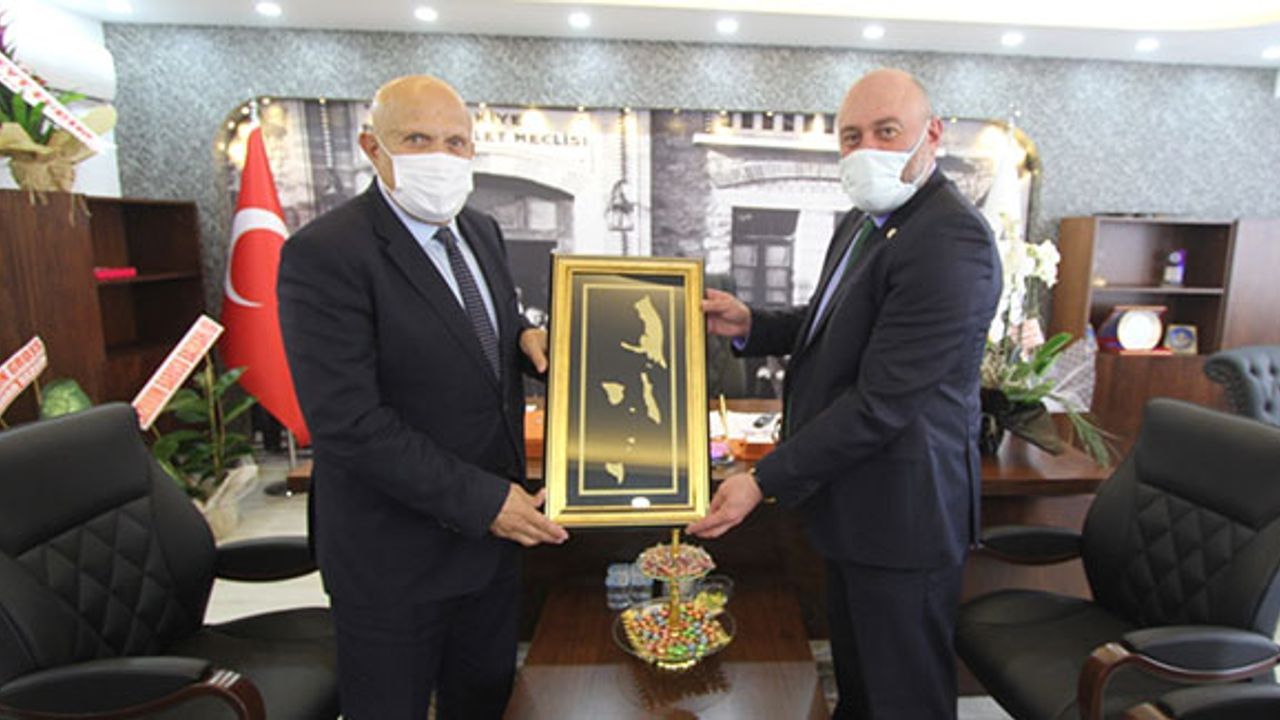 Başkan Pekmezci'den Bayburt Barosu'na ziyaret