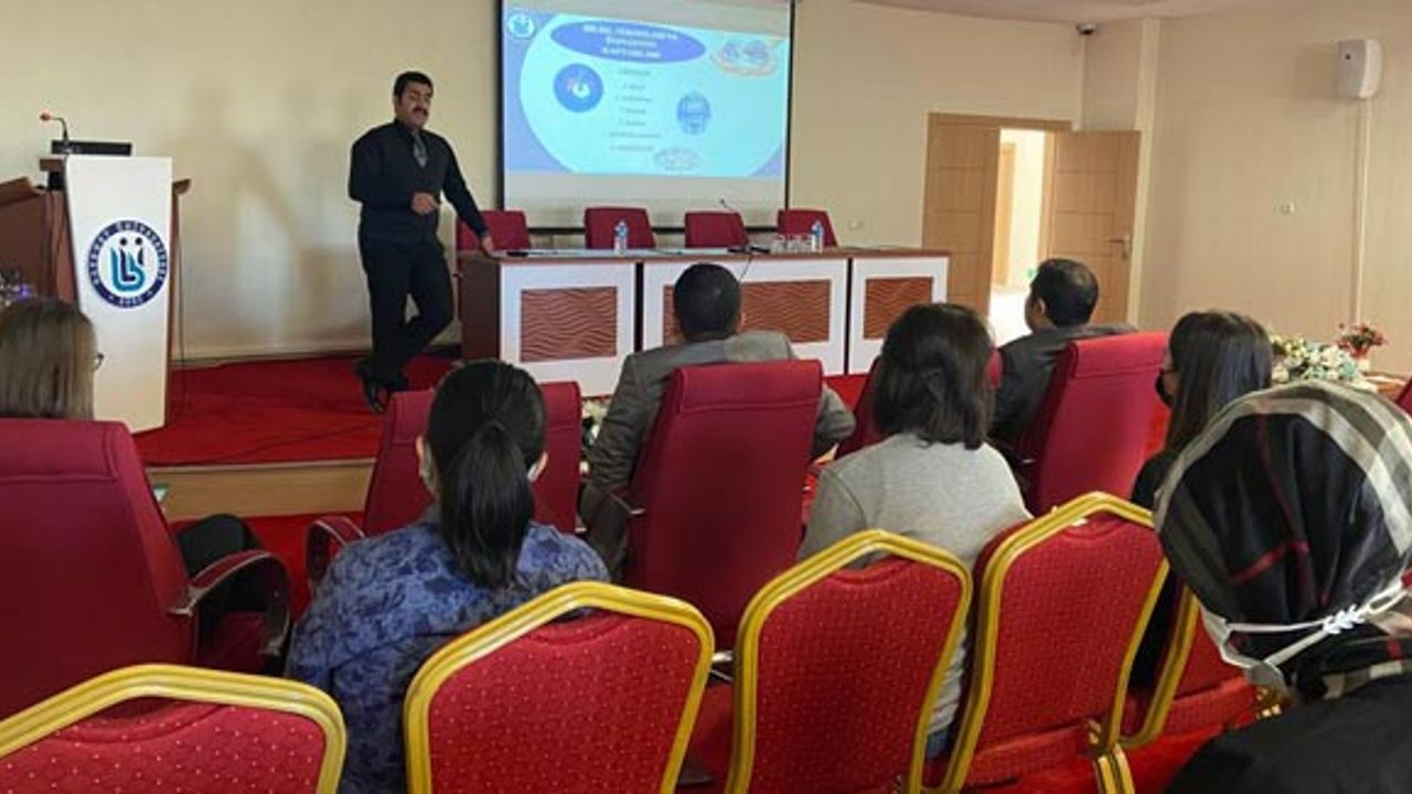 Bayburt Üniversitesi'nde TÜBİTAK Bilgilendirme toplantıları
