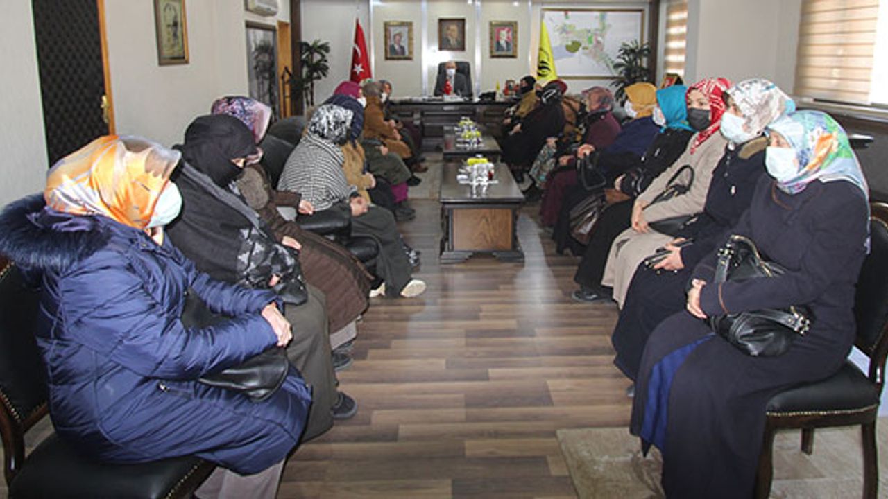 Bayburtlu Bacılar Kooperatifinden Başkan Pekmezci'ye ziyaret