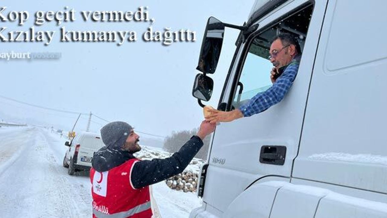 Kop geçit vermedi, Kızılay Bayburt Şubesi kumanya dağıttı