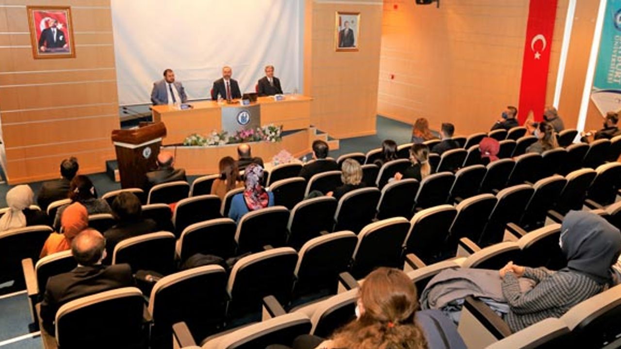 Bayburt Üniversitesi'nde Akademik Kurul Toplantıları