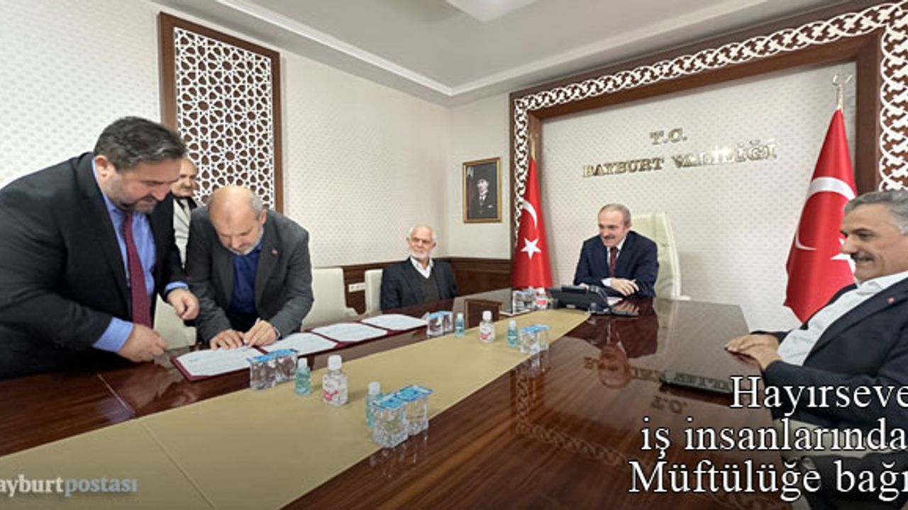 Hayırsever iş insanı arsa ve binalarını müftülüğe bağışladı