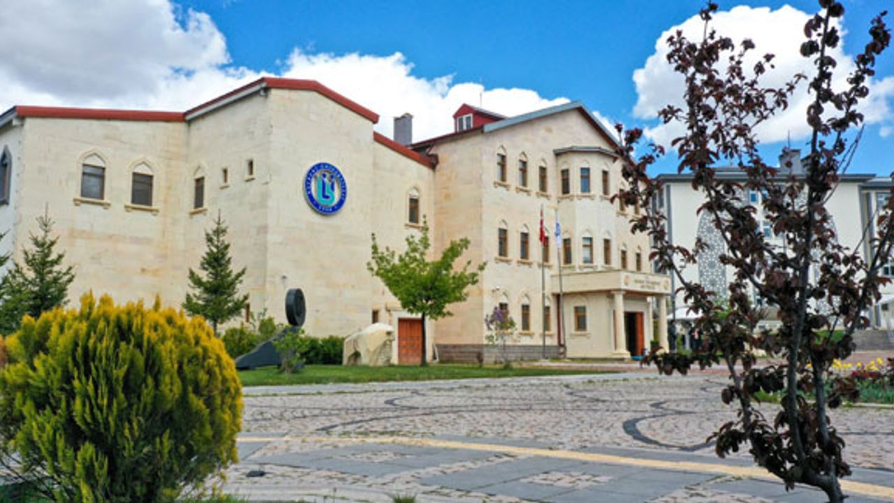 Lisansüstü Eğitim Enstitüsü Başvuru Takvimi Özel Kontenjanlarla Yayımlandı