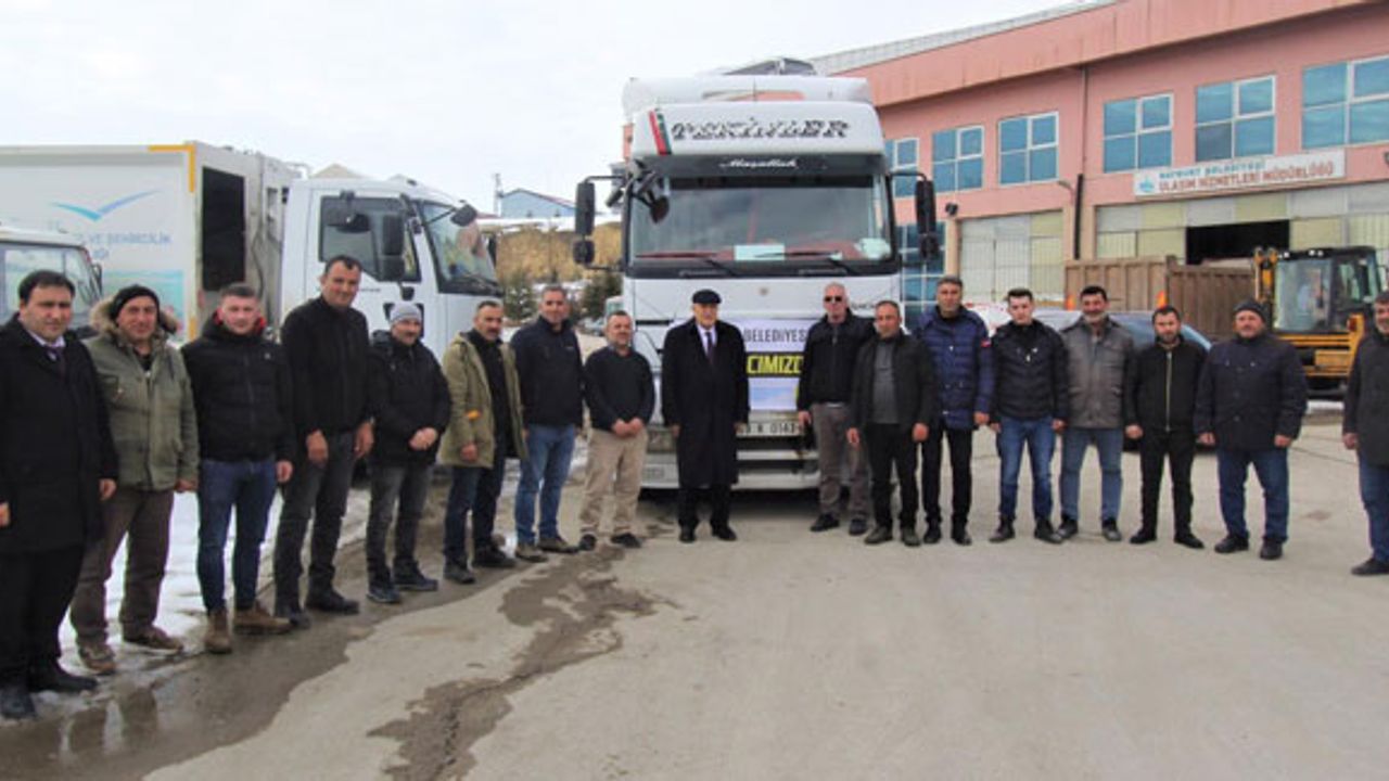 Bayburt'tan deprem bölgesine çadır sobaları ve yakacak gönderildi