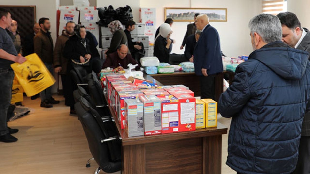 Bayburt Belediyesi'nin Depremzedelere Desteği Sürüyor
