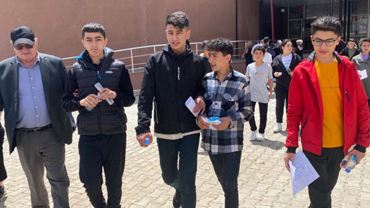 Bayburt'ta 896 öğrenci LGS'ye girdi