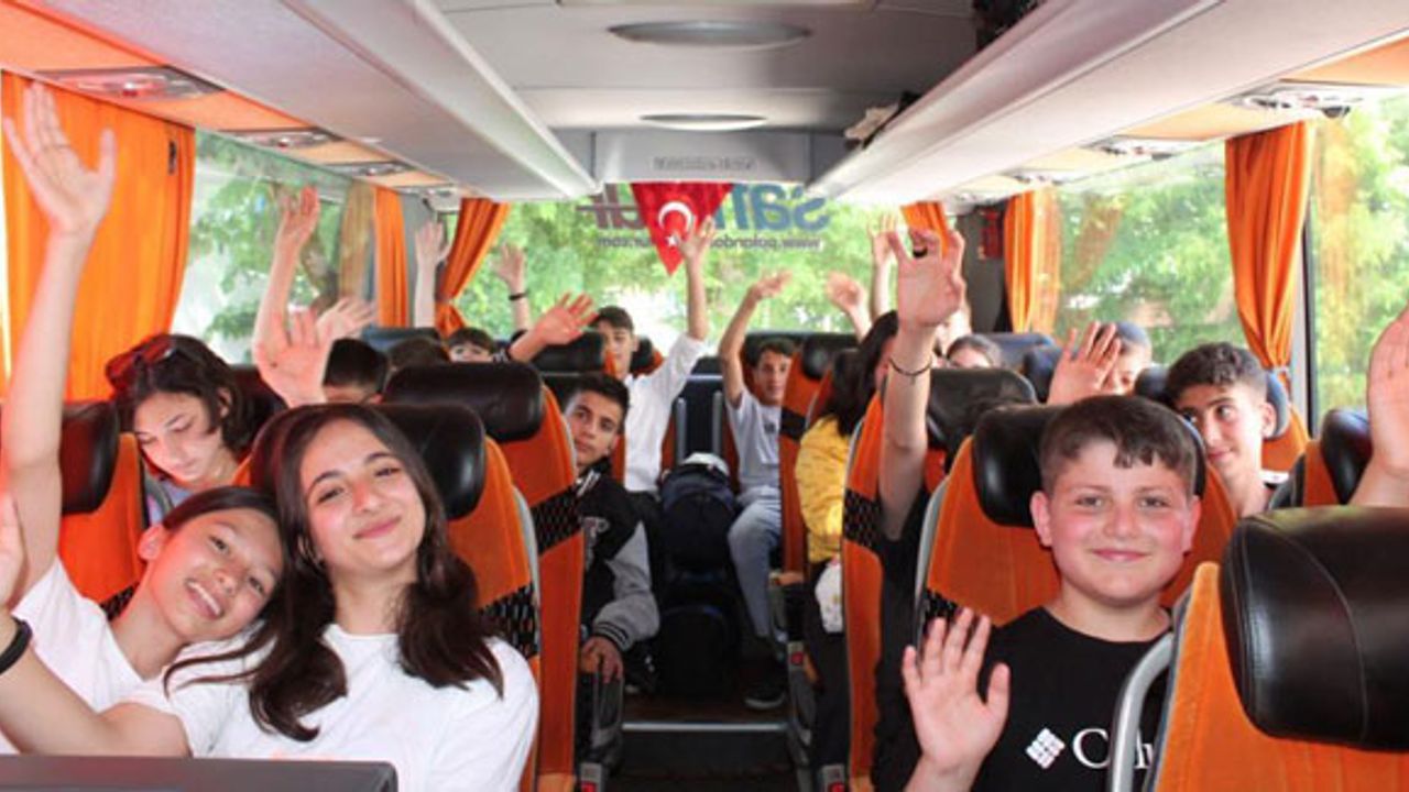 Bayburt'tan 75 öğrenci Çanakkale ve İstanbul gezisine uğurlandı