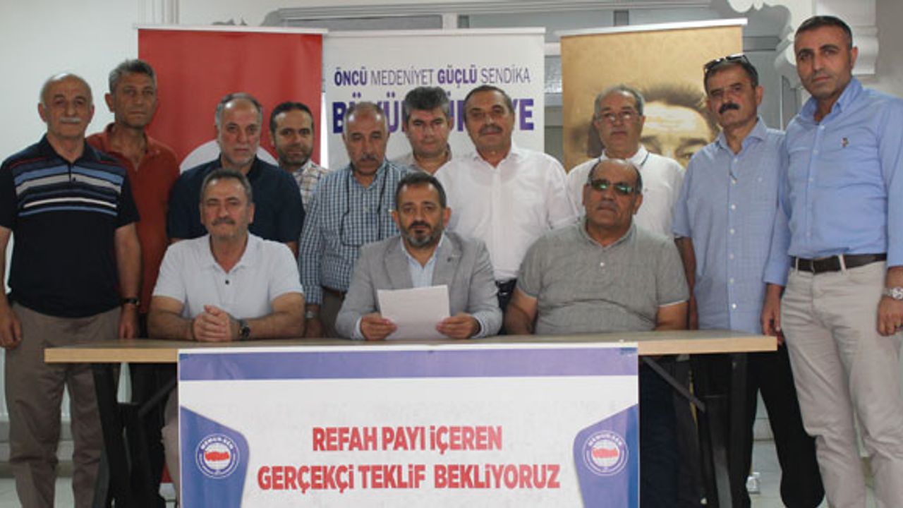 Bayburt Memur-Sen: “Kamu işvereninin verdiği yetersiz teklifleri protesto ediyoruz"