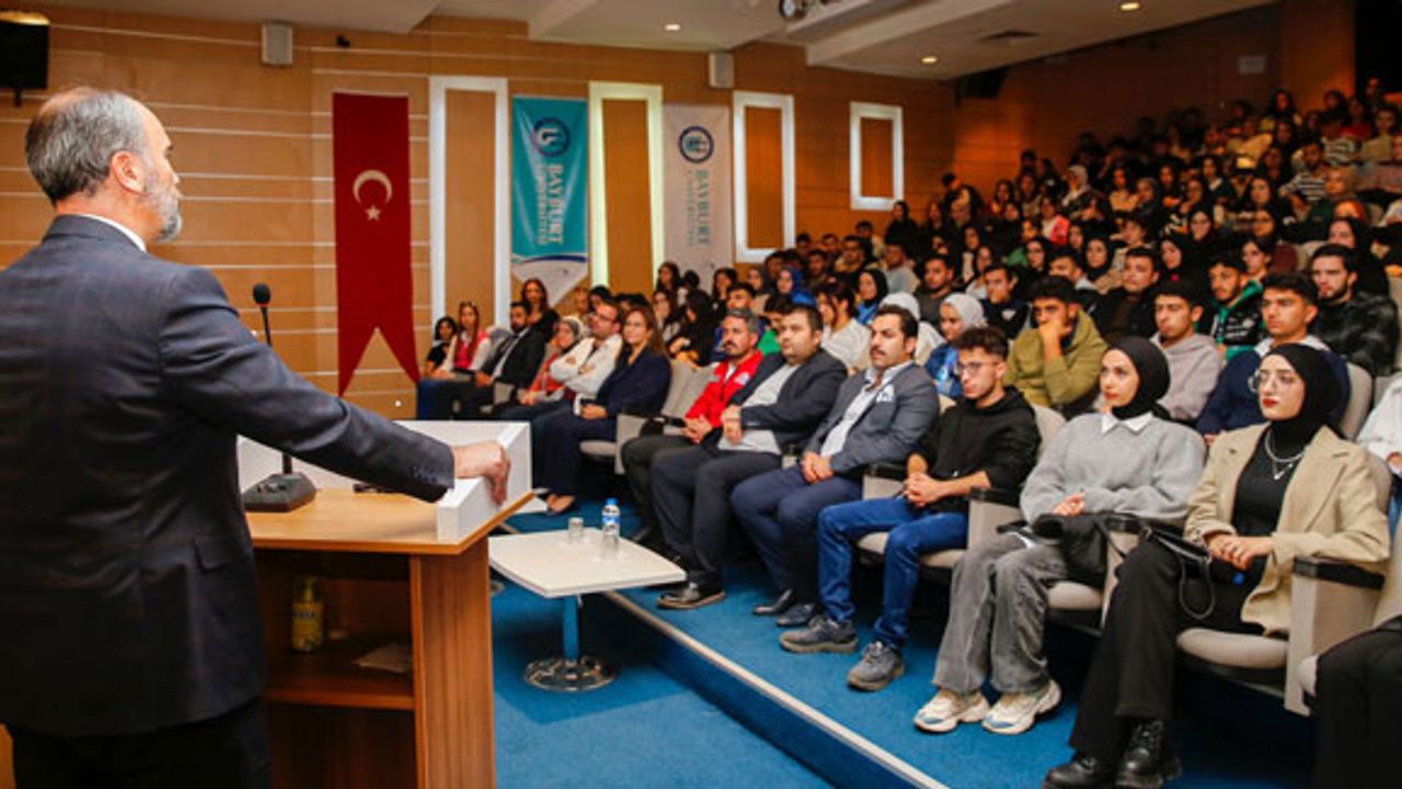 Bayburt Üniversitesi'nde Özdemir Bayraktar Millî Teknoloji Burs Programı Tanıtıldı