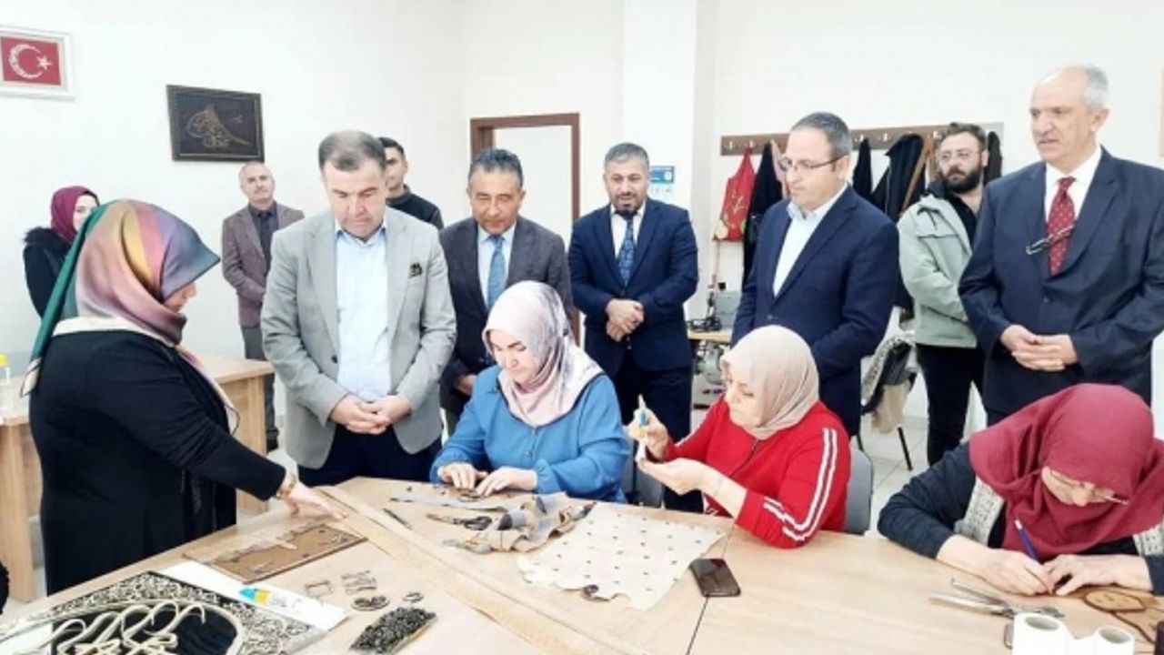 Vali Eldivan, Halk Eğitimi Merkezinde incelemelerde bulundu 