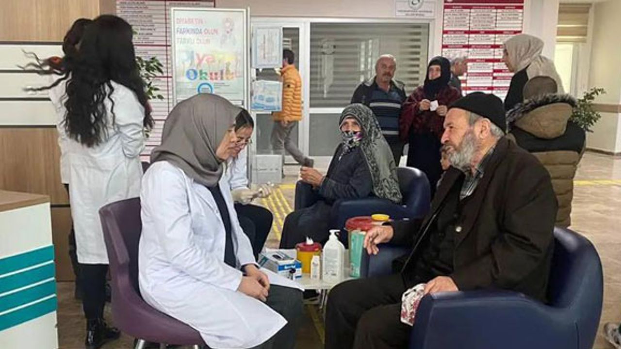 Bayburt Devlet Hastanesi'nde diyabet bilgilendirmesi