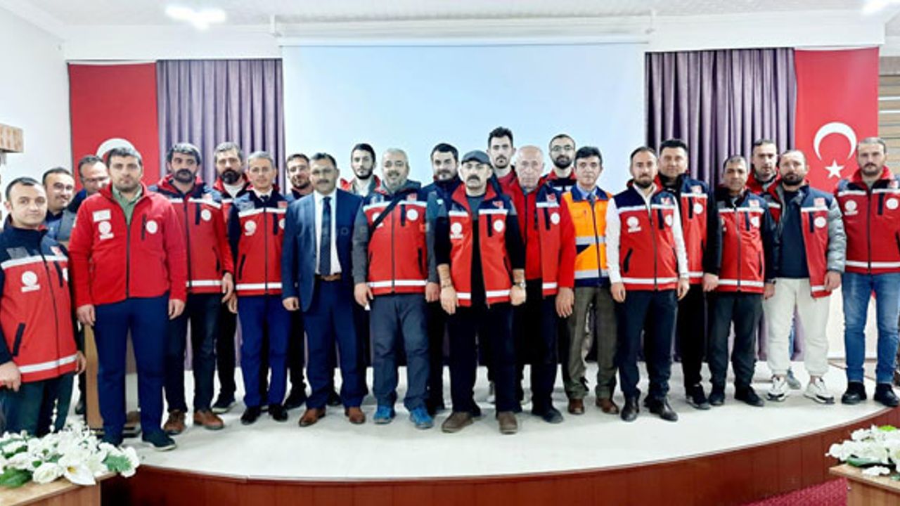 Bayburt'ta MEB AKUB ekibine 'Afet Farkındalık Eğitimi'