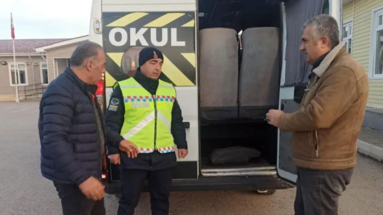 Bayburt'ta okul servis araçları denetleniyor