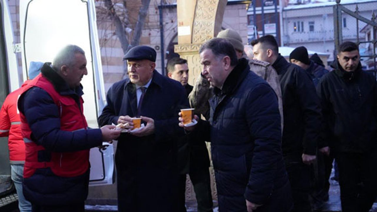Depremde hayatını kaybedenler Bayburt'ta dualarla anıldı